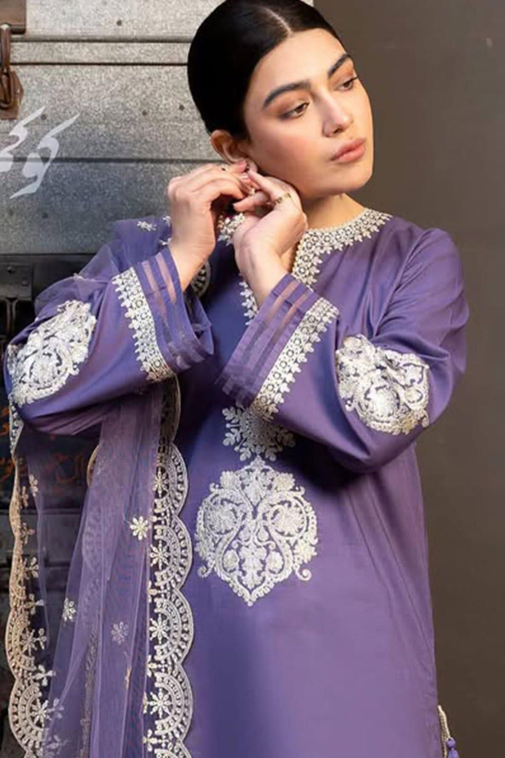 Stunning 3 Piece Unstitched Women's Suit