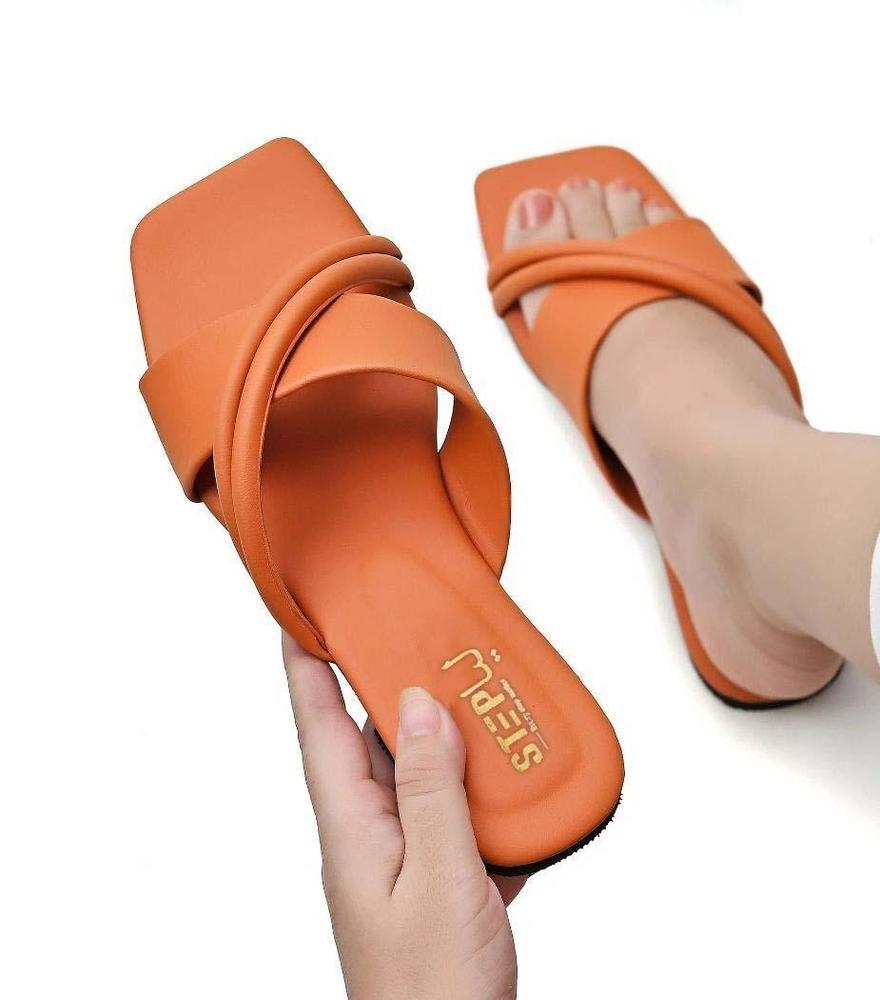Ladies Casual Flats